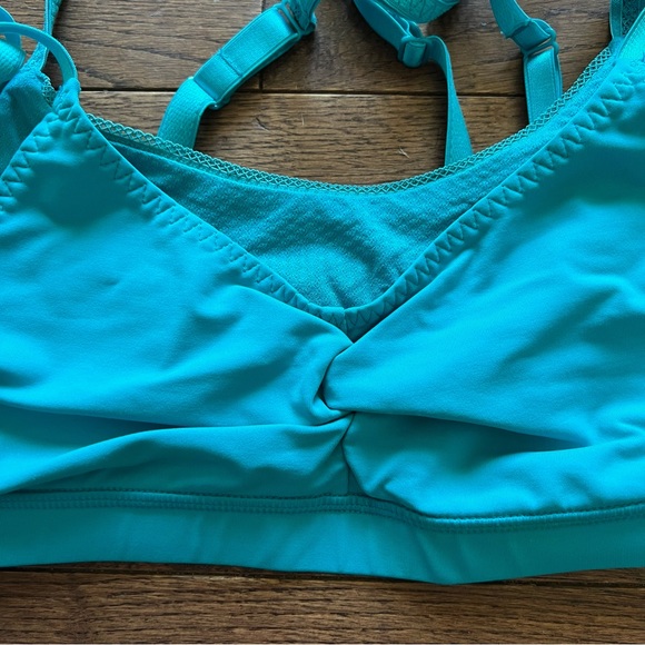 ✨50% OFF✨ Lululemon Warrior 1 Hot Sports Bra - Picture 4 of 9